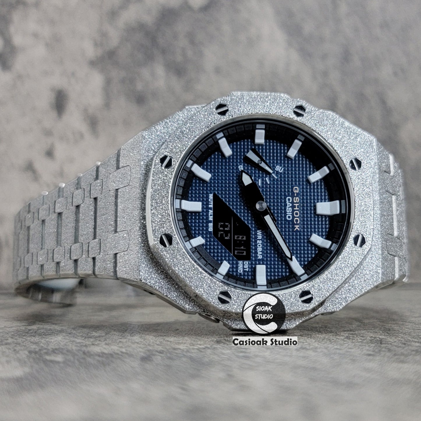 Casioak Mod Watch Frosted Silver Case Metal Strap Black White Time Mark Blue Waffle Dials 44mm